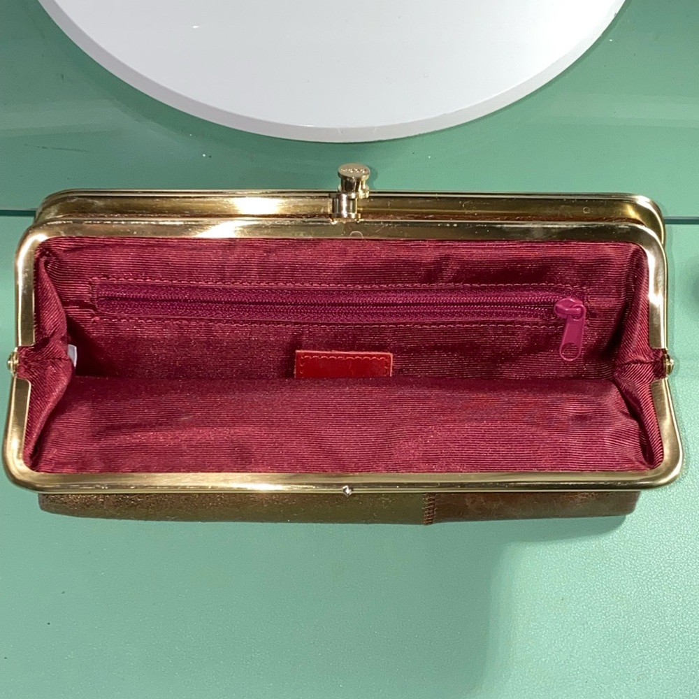 Vintage Brown Snakeskin Clutch with Gold Accents - Picture 5 of 10